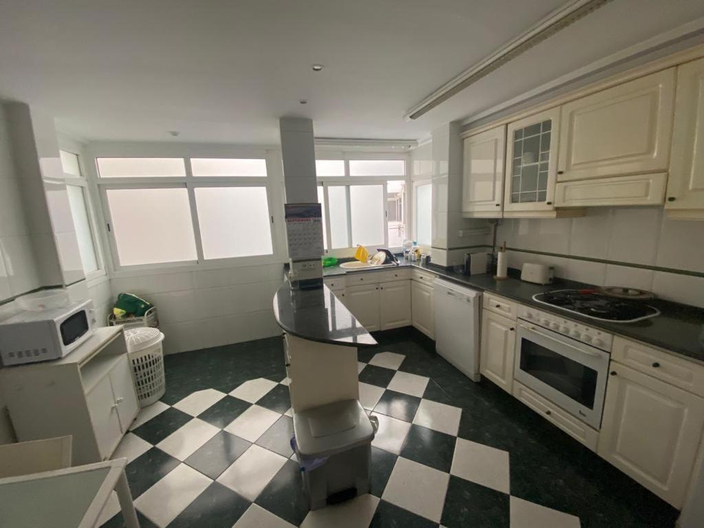 City Views-Room 2 People Shared Flat Valência Exterior foto